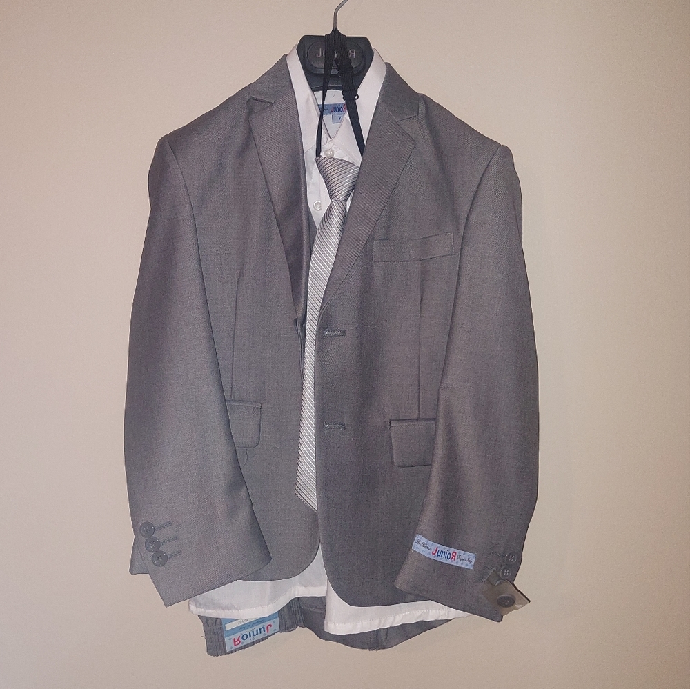 Art Hoffmann Boy's 5 piece formal tuxedo suit set